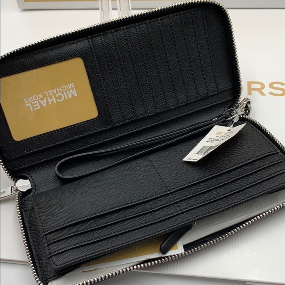 MICHAEL KORS Jet Set Travel Continental PVC Zip - Picture 12 of 13